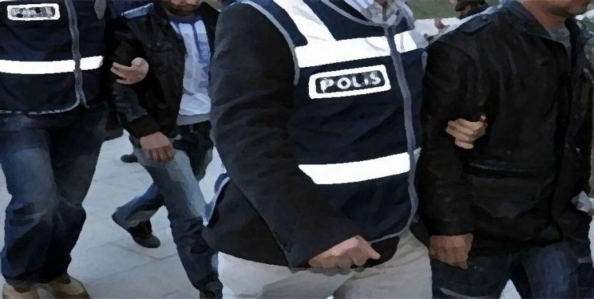 Teröristler polise saldırdı