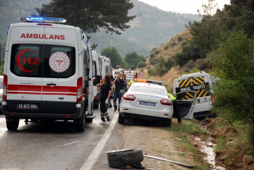 Mersin’de trafik kazası: 10 yaralı