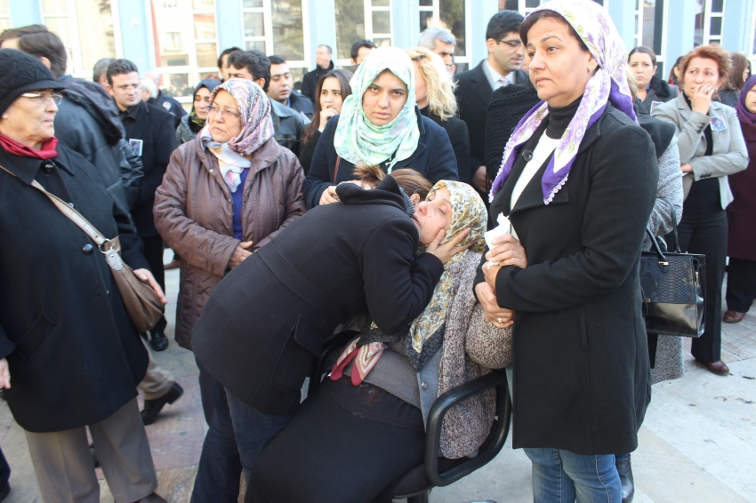 Müdire gözyaşları ve dualarla son yolculuğuna uğurlandı