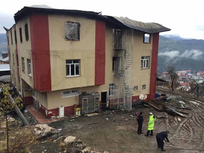 Yurt yangında hayatını kaybeden öğrencilerin aileleri şikayetçi