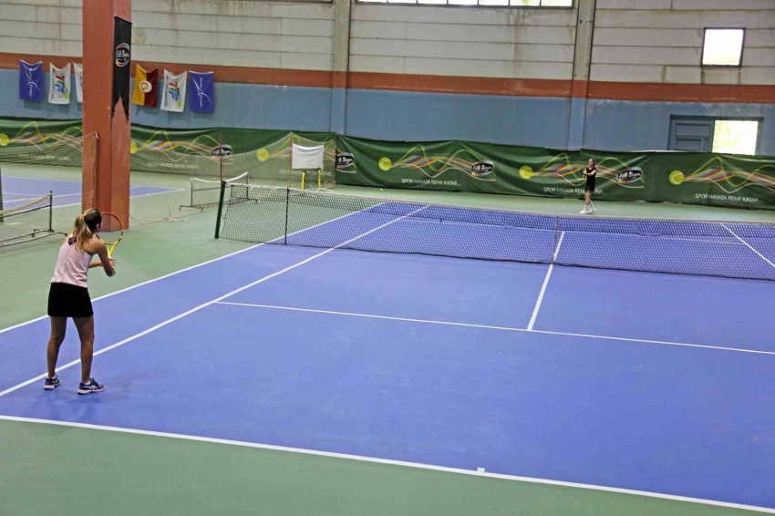 Tenis Turnuvası başladı