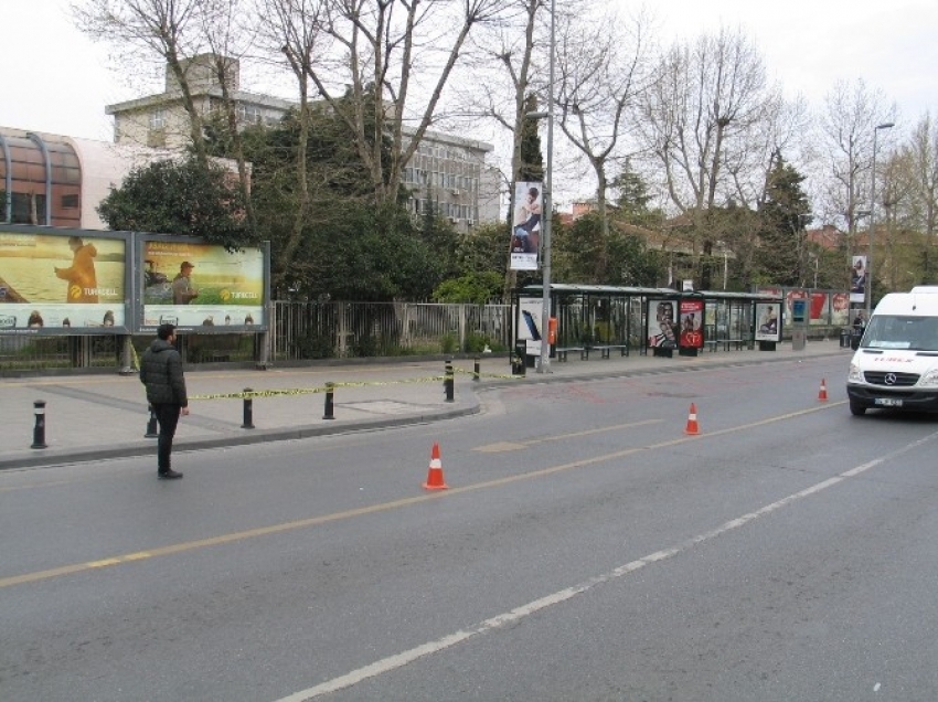 İstanbul’da durakta unutulan çanta heyecan yarattı