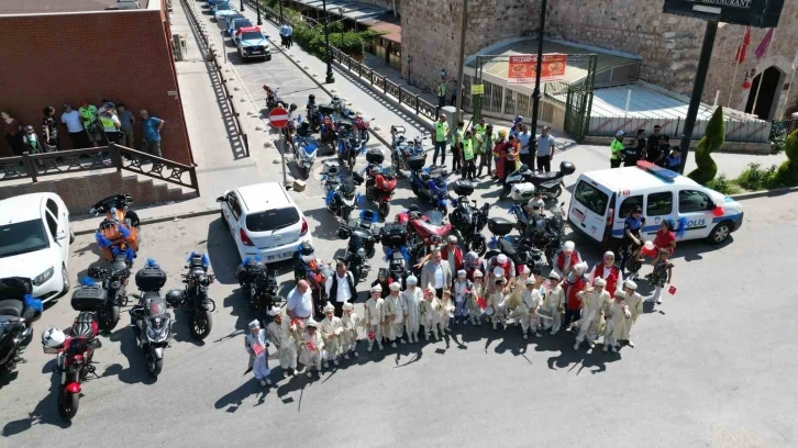 528 yıllık vakıf yeniden sünnet hizmeti verdi
