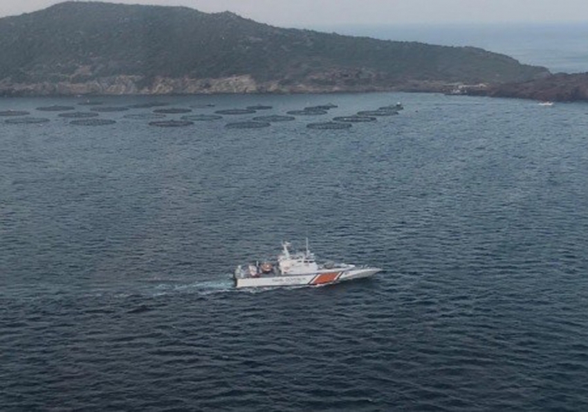 Kaçak göçmenleri taşıyan tekne battı: 10 kişi kayıp