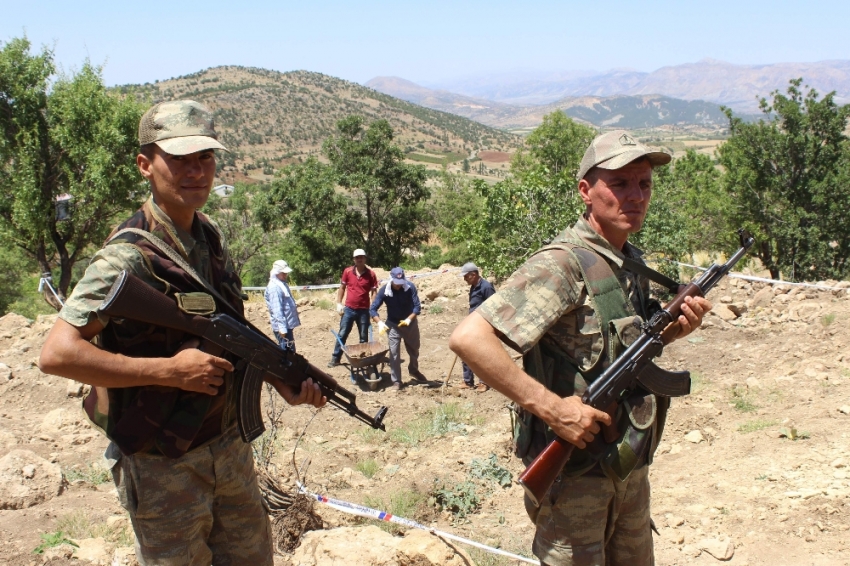 Çiftçiler buldu! Güvenlik güçleri 24 saat koruyor