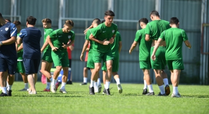 Bursaspor yüksek tempoda çalışıyor