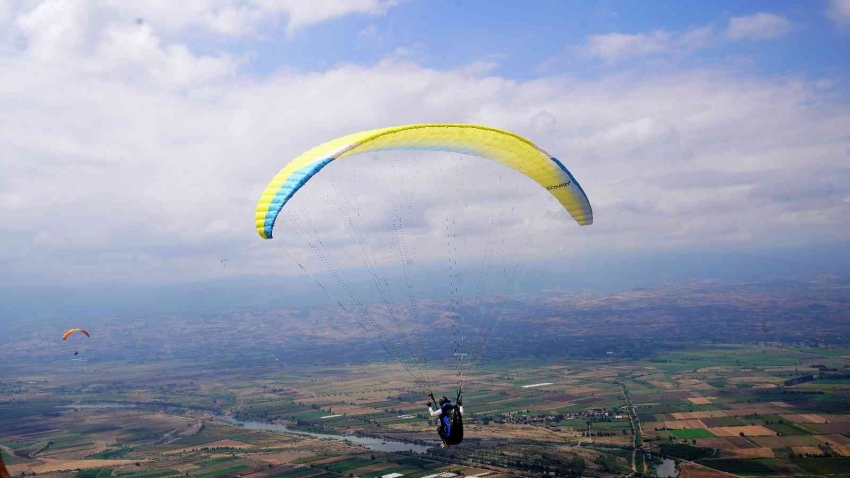 Yamaç paraşütü heyecanı