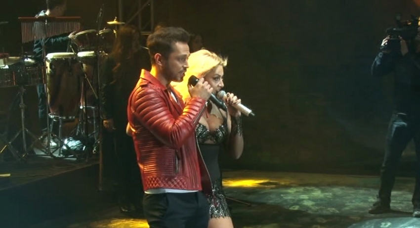 Hadise ve Murat Boz aynı sahnede