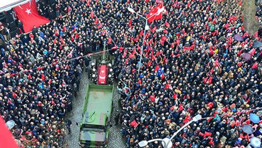 Şehit Astsubay Ünal Biçakcı’yı son yolculuğuna 5 bin kişi uğurladı