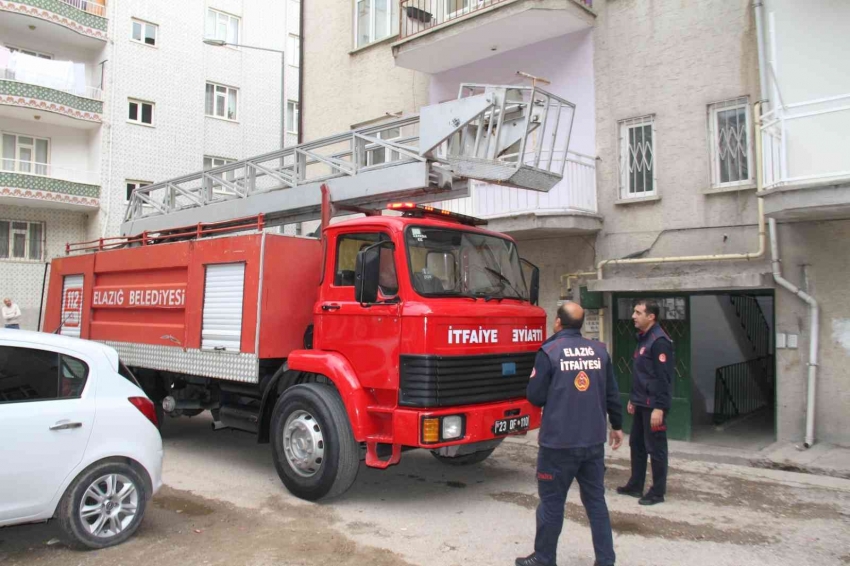 Haber alınamayan çocuğun evinde kulaklıkla uyduğu ortaya çıktı