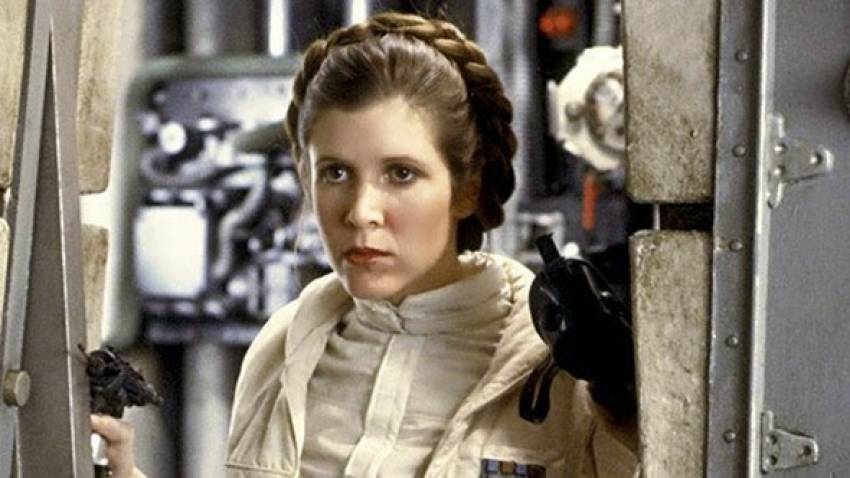 Amerikalı ünlü oyuncu Carrie Fisher uçakta kalp krizi geçirdi