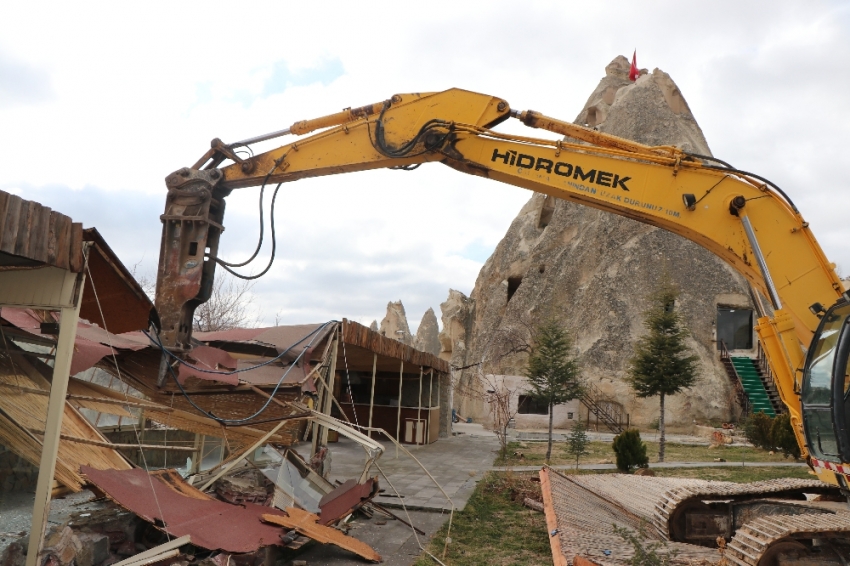 Kapadokya’da 240 kaçak yapı yıkıldı