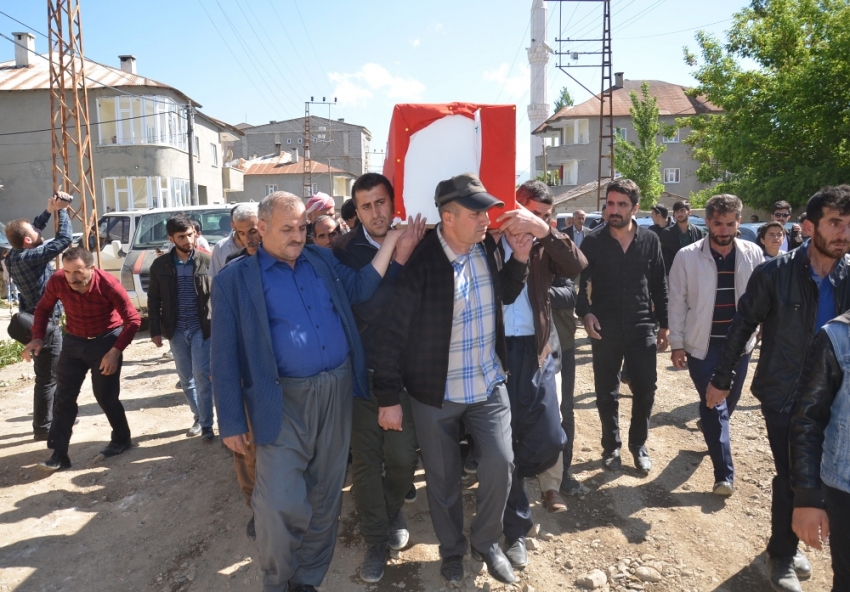 Silahlı saldırıya uğrayan güvenlik korucusu şehit oldu