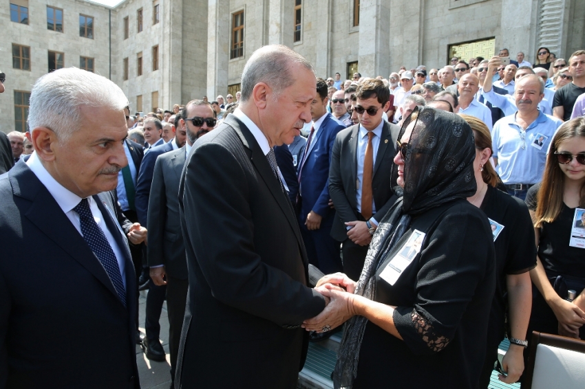 Vefat eden eski vekil Göksel için TBMM’de tören