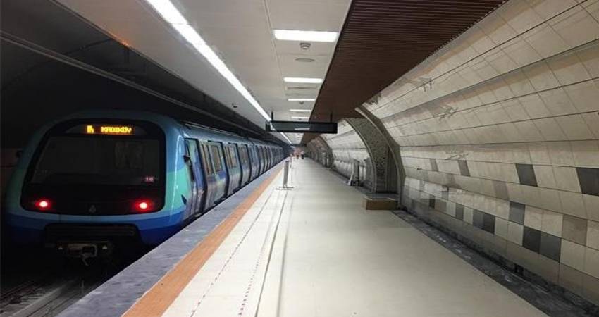 Metroda elektrik arızası: Seferler durdu