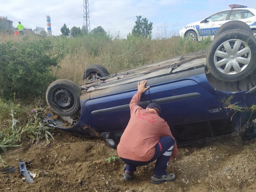 Kontrolden çıkan otomobil tarlaya devrildi: 1 yaralı