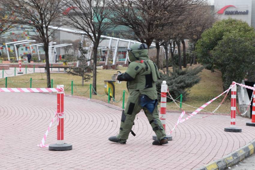 Ankara’da AVM’de bomba paniği