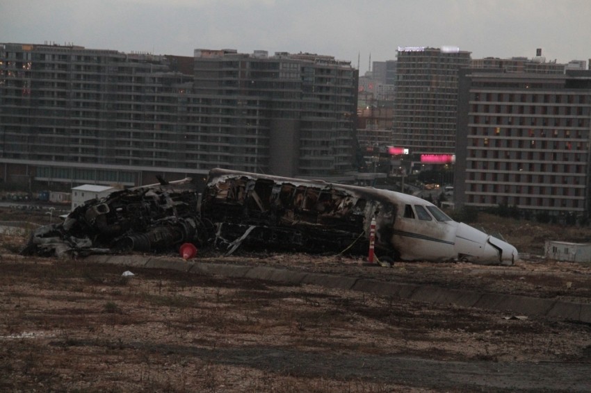 Uçak kazasının boyutu hava aydınlanınca ortaya çıktı