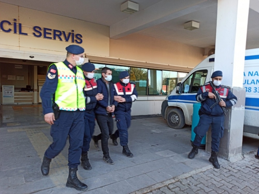 Karısını çocuklarının gözü önünde öldürdü