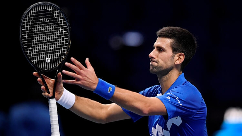 Djokovic yarı finalde!