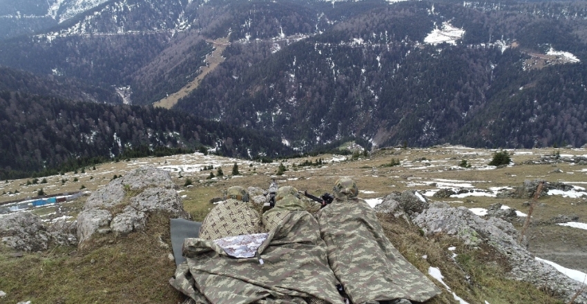 Karadeniz’de PKK’lı avı sürüyor