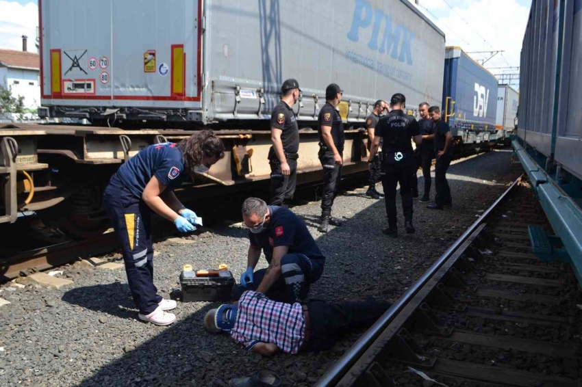 Tren garında bir şahıs rayların arasında yaralı bulundu