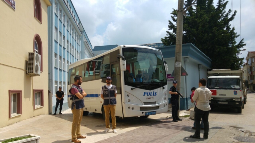 Bursa'da FETÖ operasyonunda  25 özel okula...