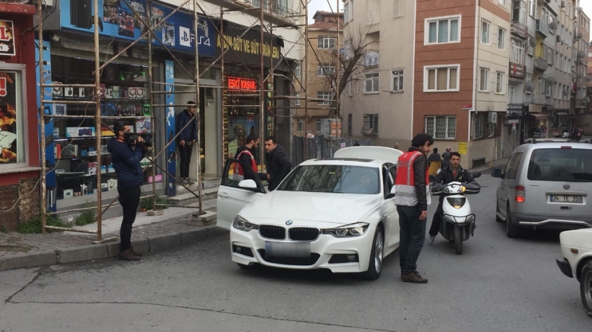 İstanbul’da lüks otomobilden uyuşturucu çıktı