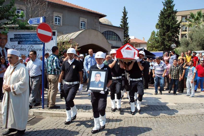 Şehit polise son görev