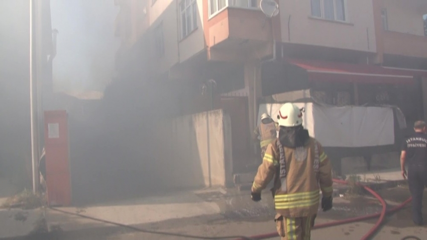 Pendik’te iş yerinde korkutan yangın