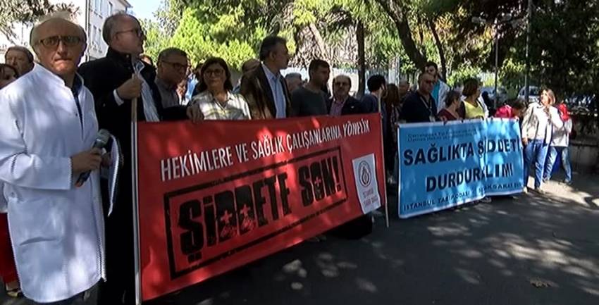 Sağlık çalışanları şiddeti protesto etti