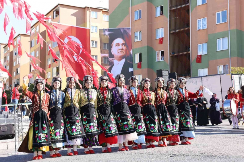 29 ekim Cumhuriyet coşkusu çeşitli gösterilerle kutlandı