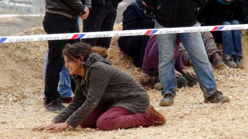 Ağabeyinin cesedini bulan kadın polisin feryadı yürek dağladı