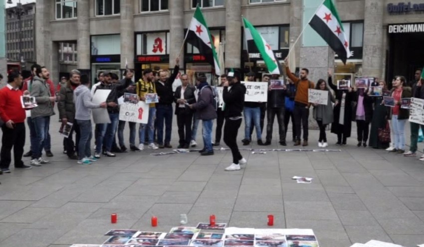 Esed’in kimyasal saldırısı Köln’de protesto edildi