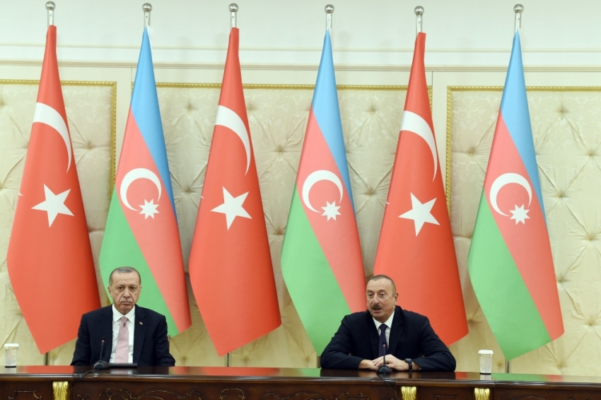 Erdoğan, Aliyev ile bir araya geldi