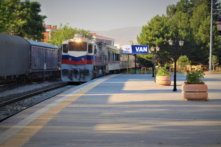 Tahran-Ankara treni ilk seferini gerçekleştirdi