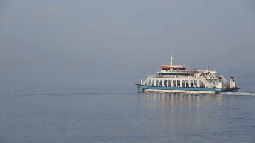 Çanakkale Boğazı yoğun sis nedeniyle transit gemi geçişlerine kapatıldı