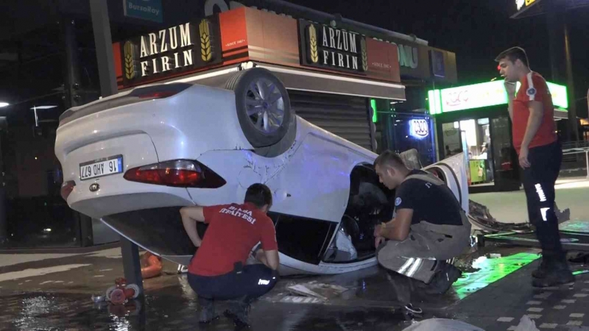 Bursa'da alkollü sürücü kontrolünü kaybedince...