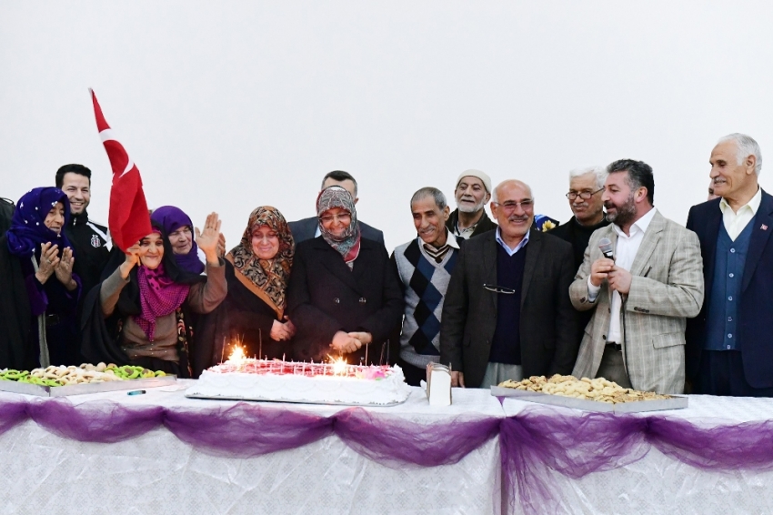 Hayatlarında ilk defa doğum günü kutladılar