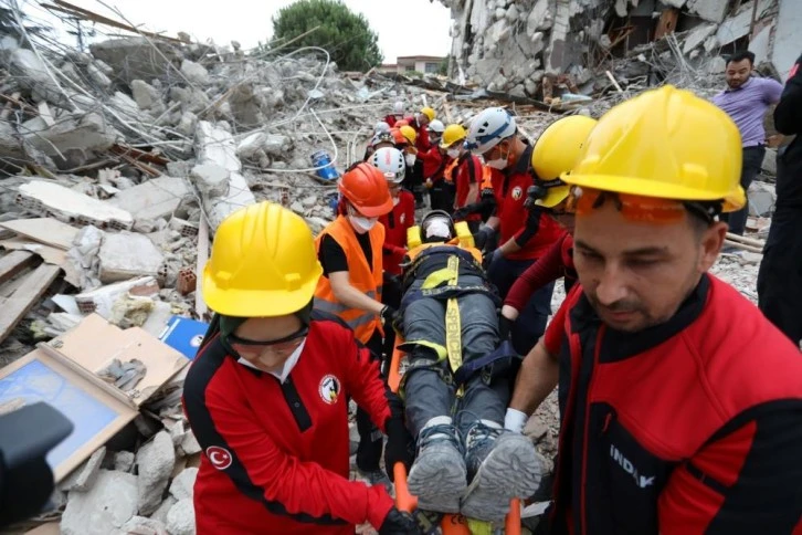 Bursa'da 7.2 büyüklüğündeki depremi canlandırdılar