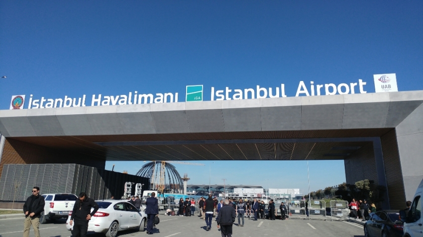 İstanbul’un yeni havalimanının tabelası asıldı