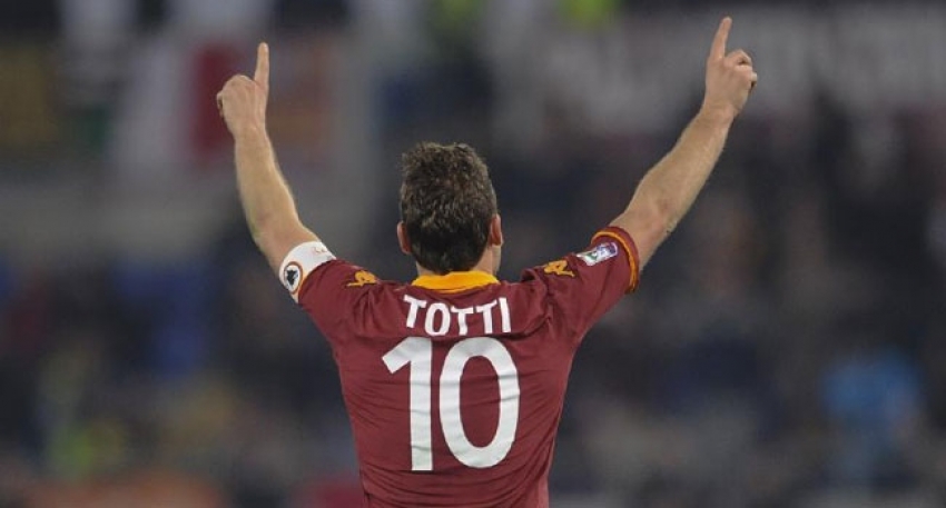 Totti bırakmıyor!