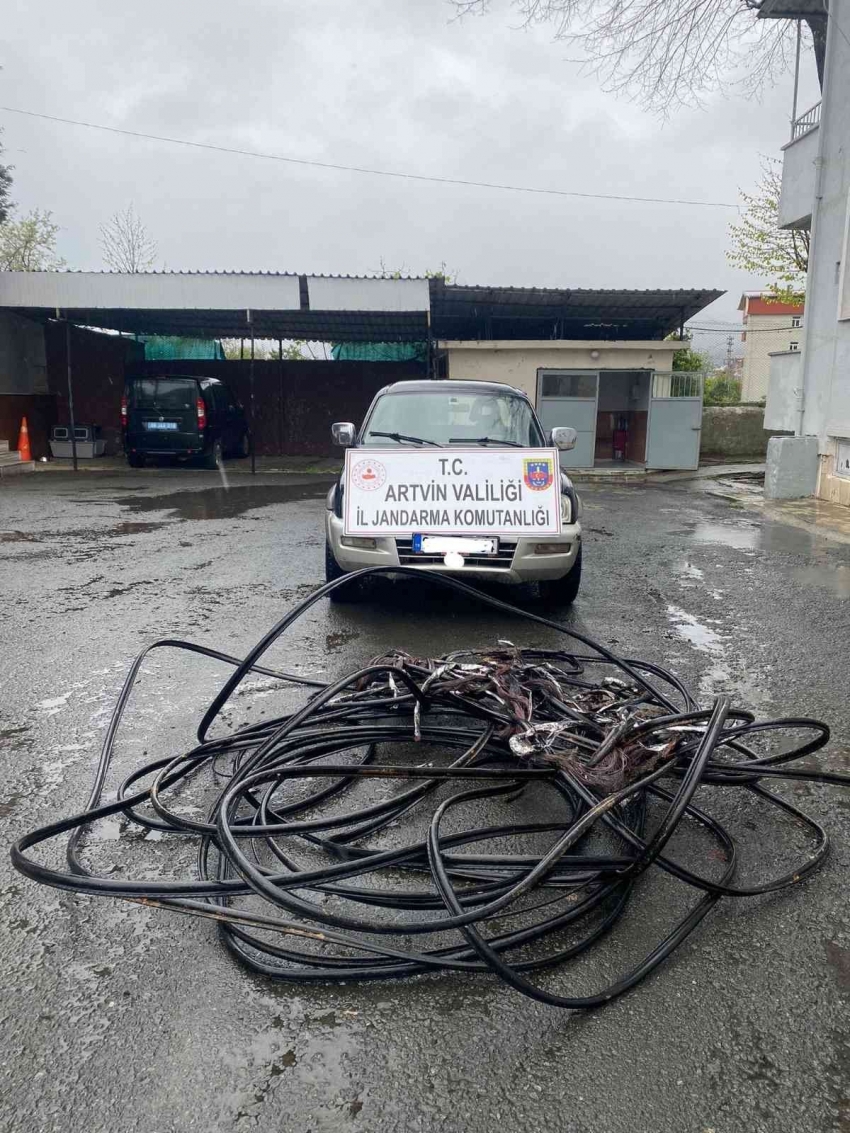 Haberleşme ve enerji kablolarını çalan 3 kişi tutuklandı