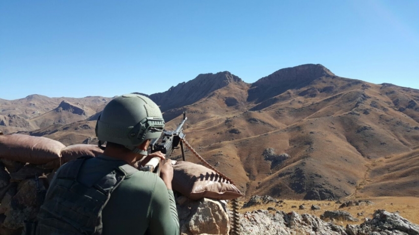 Karakola taciz ateşi açan terör örgütüne karşılık verildi