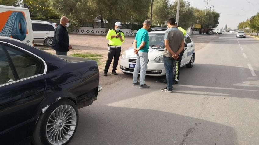 Alkolden ehliyeti alınan sürücü yine trafikte yakalandı