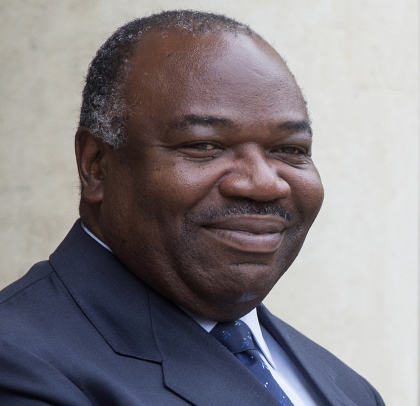 Ali Bongo ülkesine dönüyor