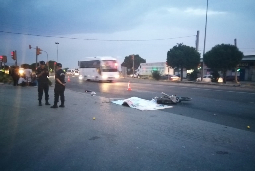 İzmir’de feci kaza: Anne ile oğlu hayatını kaybetti