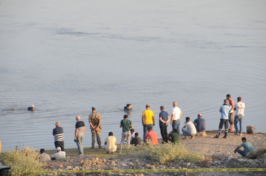 Dicle Nehri’ne giren 2 işçi kayboldu