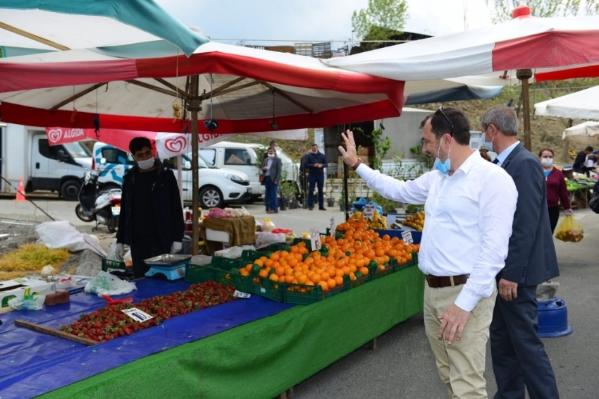 Başkan Yüksel, pazarcı esnafını ziyaret etti