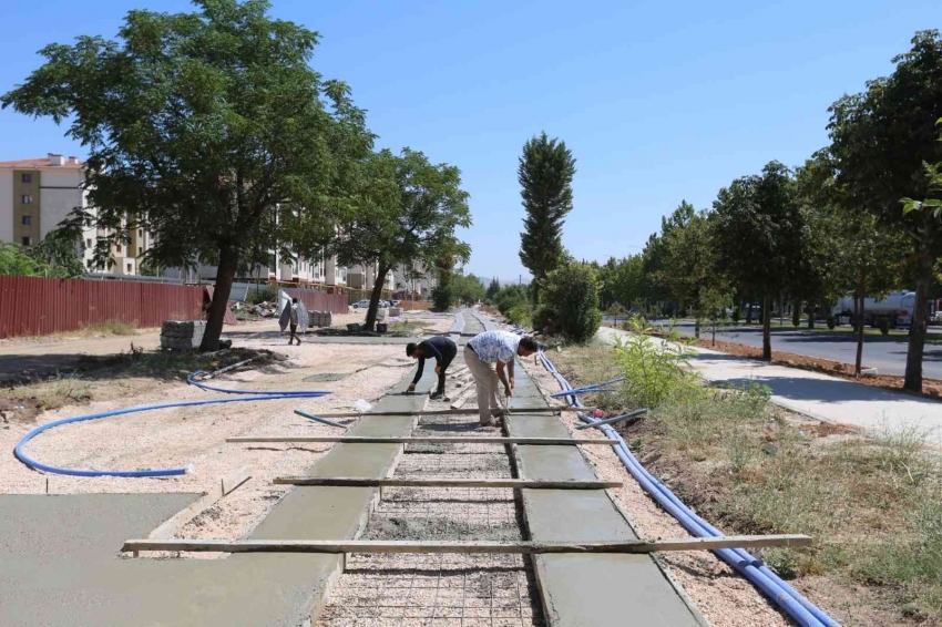 7 bin 200 metrelik bisiklet yolunun yapımı sürüyor